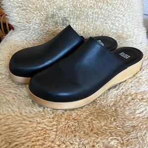 Eileen Fisher Clogs size 9